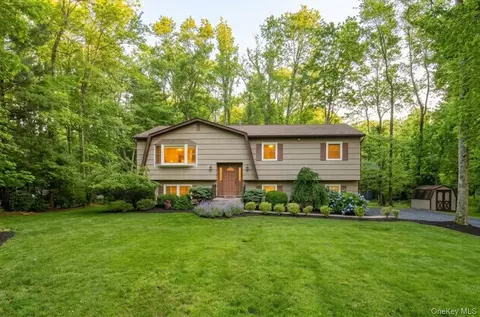 1 Earl Ct, Ramapo, NY 10952