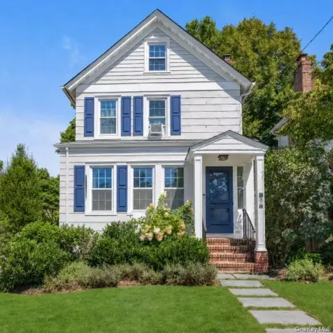 64 Tooker Ave, Oyster Bay, NY 11771