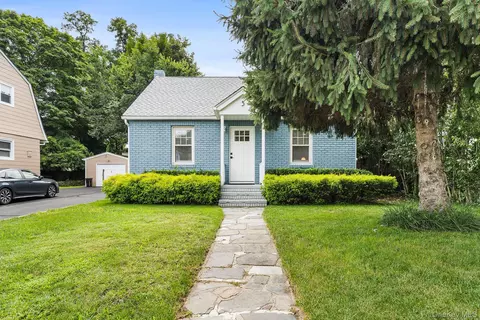 5 W Maple Ave, Ramapo, NY 10901