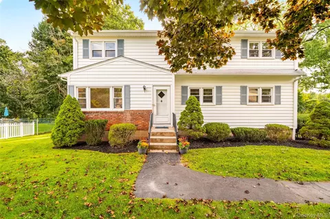 92 Kings Hwy, Clarkstown, NY 10956