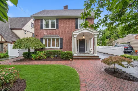 153 Powerhouse Rd, North Hempstead, NY 11577