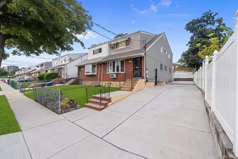 128-14 144th St, South Ozone Park, NY 11436