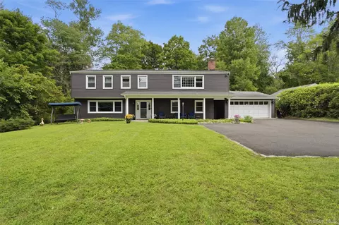 46 Truesdale Lake Dr, Lewisboro, NY 10590
