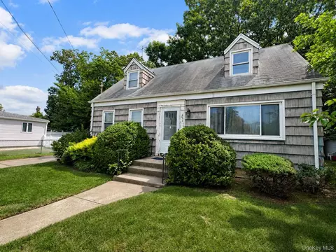 471 Eureka Ave, Meacham, NY 11003