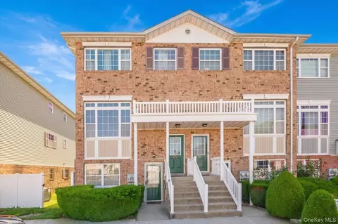56 Heron Ln #393, New York, NY 10473