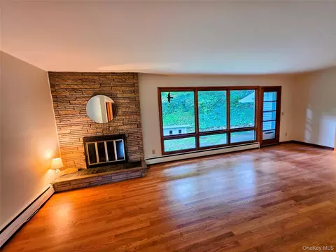 Living - 80 Colburn Dr, Poughkeepsie, NY 12603 photo 1 of 5