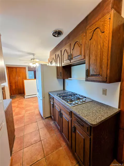 Kitchen - 80 Colburn Dr, Poughkeepsie, NY 12603 photo 4 of 5