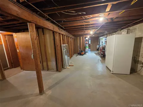 Entry Way - 80 Colburn Dr, Poughkeepsie, NY 12603 photo 5 of 5