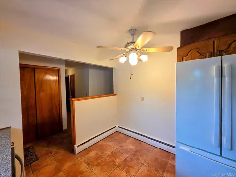 Entry Way - 80 Colburn Dr, Poughkeepsie, NY 12603 photo 2 of 5