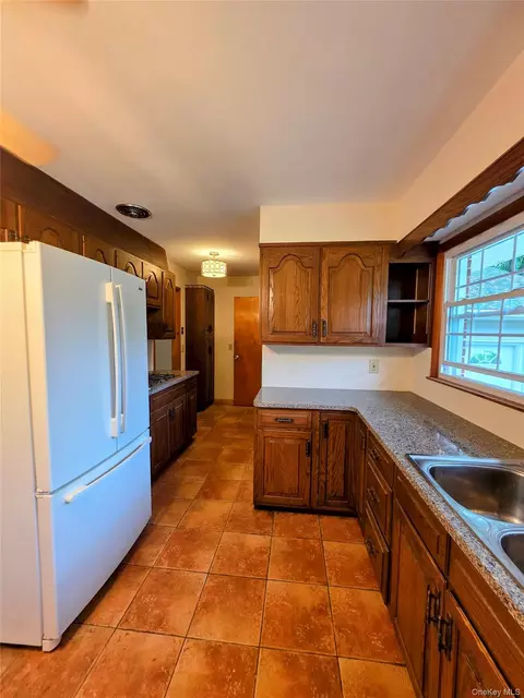 Kitchen - 80 Colburn Dr, Poughkeepsie, NY 12603 photo 3 of 5