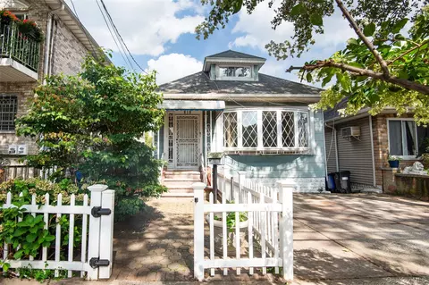 916 Hollywood Ave, New York, NY 10465