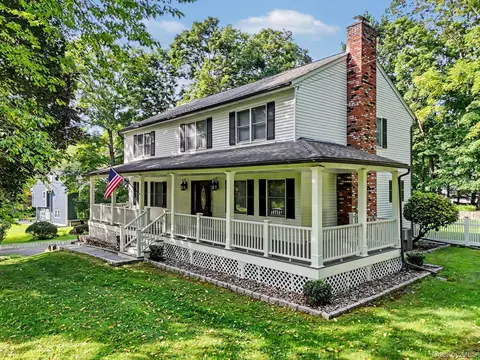2 Aida Ln, Cortlandt, NY 10567