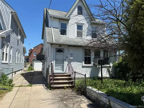 11343 202nd St, New York, NY 11412