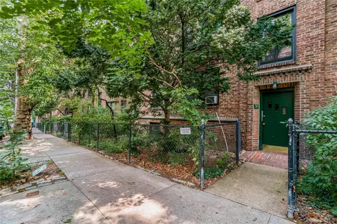 43-17 47th St #D-43, New York, NY 11104