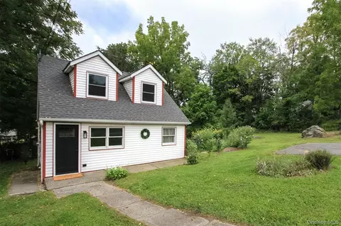 105 White St, Newburgh, NY 12550