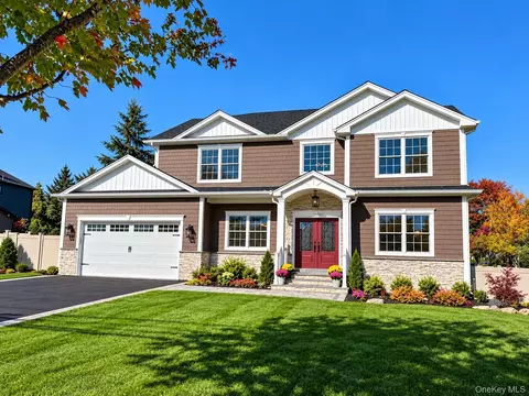 52 Linden Ave, Bethpage, NY 11714