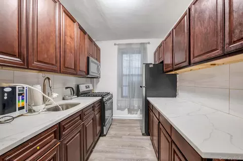 1711 Davidson Ave #1N, New York, NY 10453