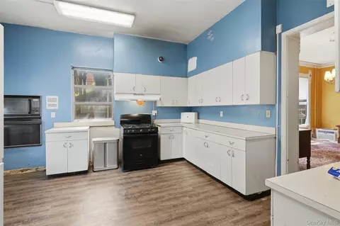 Kitchen - 40 S Hamilton St, Poughkeepsie, NY 12601 photo 1 of 4