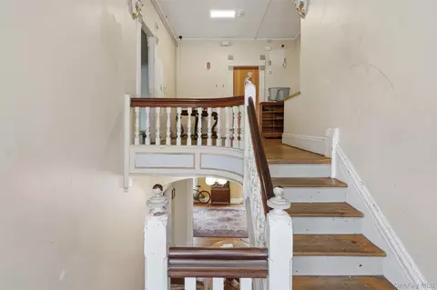 Entry Way - 40 S Hamilton St, Poughkeepsie, NY 12601 photo 9 of 12