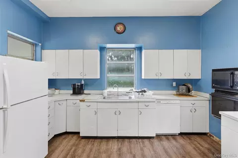 Kitchen - 40 S Hamilton St, Poughkeepsie, NY 12601 photo 4 of 4
