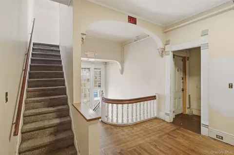 Entry Way - 40 S Hamilton St, Poughkeepsie, NY 12601 photo 7 of 12