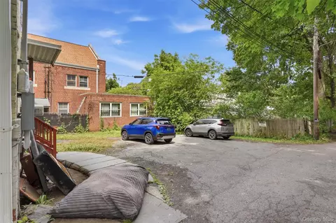 Exterior - 40 S Hamilton St, Poughkeepsie, NY 12601 photo 4 of 5
