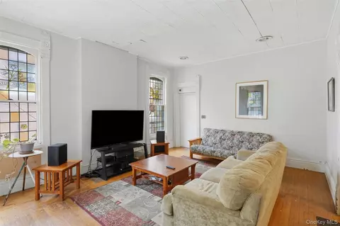 Living - 40 S Hamilton St, Poughkeepsie, NY 12601 photo 3 of 4