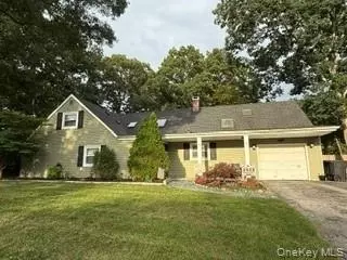 23 Lakeside Dr, Lake Ronkonkoma, NY 11779