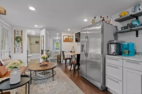 Entry Way - 2374 Bruynswick Rd, Shawangunk, NY 12589 photo 6 of 7