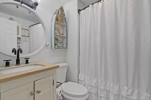 Bath - 2374 Bruynswick Rd, Shawangunk, NY 12589 photo 3 of 3