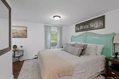Bedroom - 2374 Bruynswick Rd, Shawangunk, NY 12589 photo 2 of 7