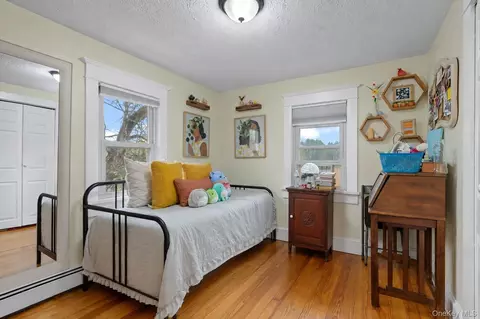 Bedroom - 2374 Bruynswick Rd, Shawangunk, NY 12589 photo 6 of 7