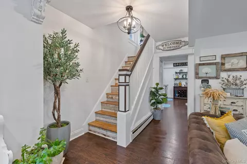 Entry Way - 2374 Bruynswick Rd, Shawangunk, NY 12589 photo 5 of 7