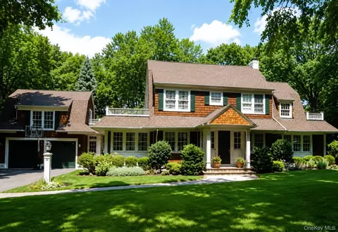 30 The Maples, North Hempstead, NY 11576
