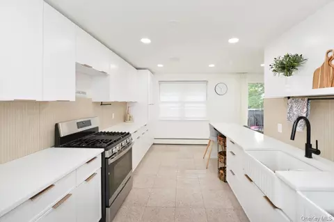 232 Kearsing Pkwy #G, Ramapo, NY 10952