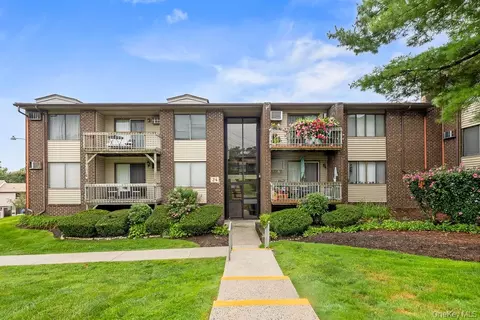 249 Country Club Ln, Pomona, NY 10970
