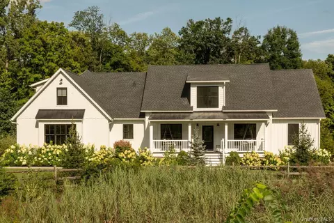 11 Crimson Hl, Rhinebeck, NY 12572