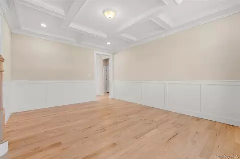 Living - 31 Cedar Dr E, Plainview, NY 11803 photo 6 of 7