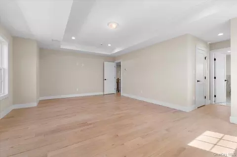 Bedroom - 31 Cedar Dr E, Plainview, NY 11803 photo 6 of 6