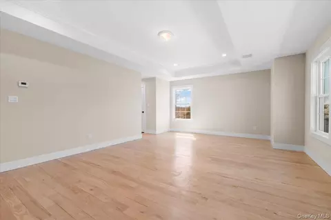 Other - 31 Cedar Dr E, Plainview, NY 11803 photo 6 of 11