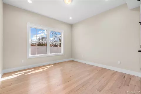Bedroom - 31 Cedar Dr E, Plainview, NY 11803 photo 1 of 6
