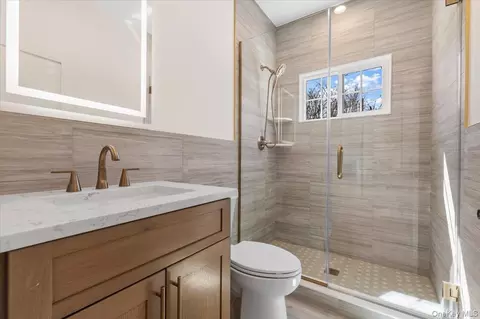 Bath - 31 Cedar Dr E, Plainview, NY 11803 photo 1 of 5