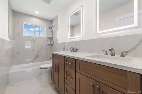 Bath - 31 Cedar Dr E, Plainview, NY 11803 photo 4 of 5