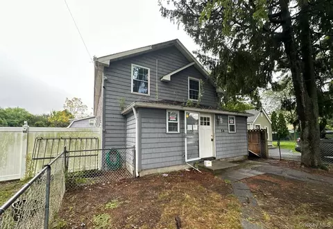 54 Oneill Ave, Bay Shore, NY 11706