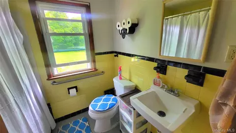 Bath - 6 Bircher Ave, Poughkeepsie, NY 12601 photo 1 of 1
