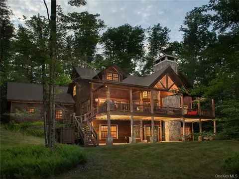 47 Sunrise Pt, White Lake, NY 12786