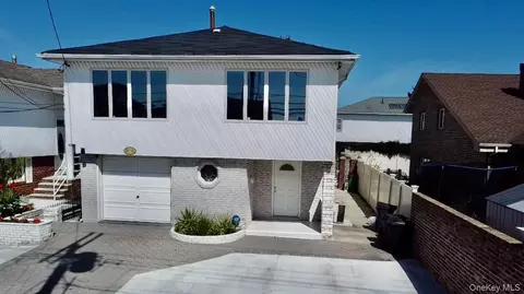 85-11 164th Ave, New York, NY 11414