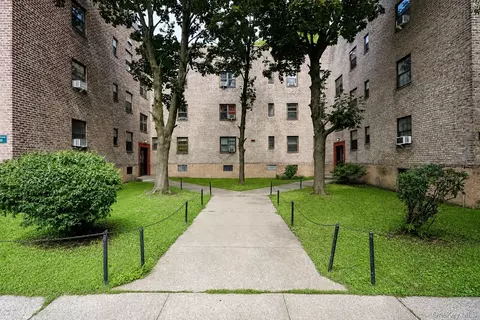 Exterior - 144-15 78th Rd #2D, Flushing, NY 11367 photo 1 of 2