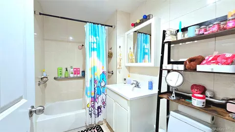 Bath - 4210 164 St, Flushing, NY 11358 photo 1 of 3