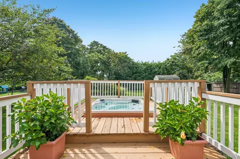 Exterior - 302 Maple Ave, Patchogue, NY 11772 photo 7 of 9